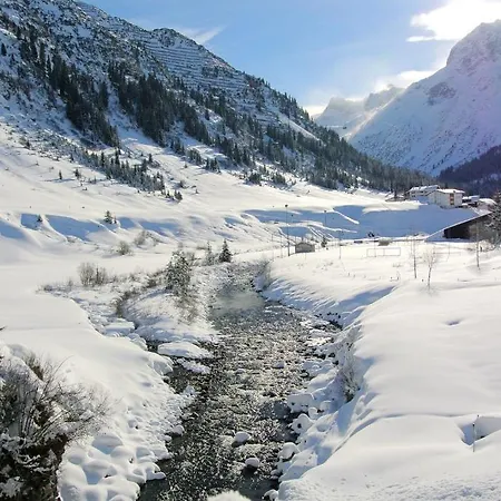 Schneekristall レッヒ